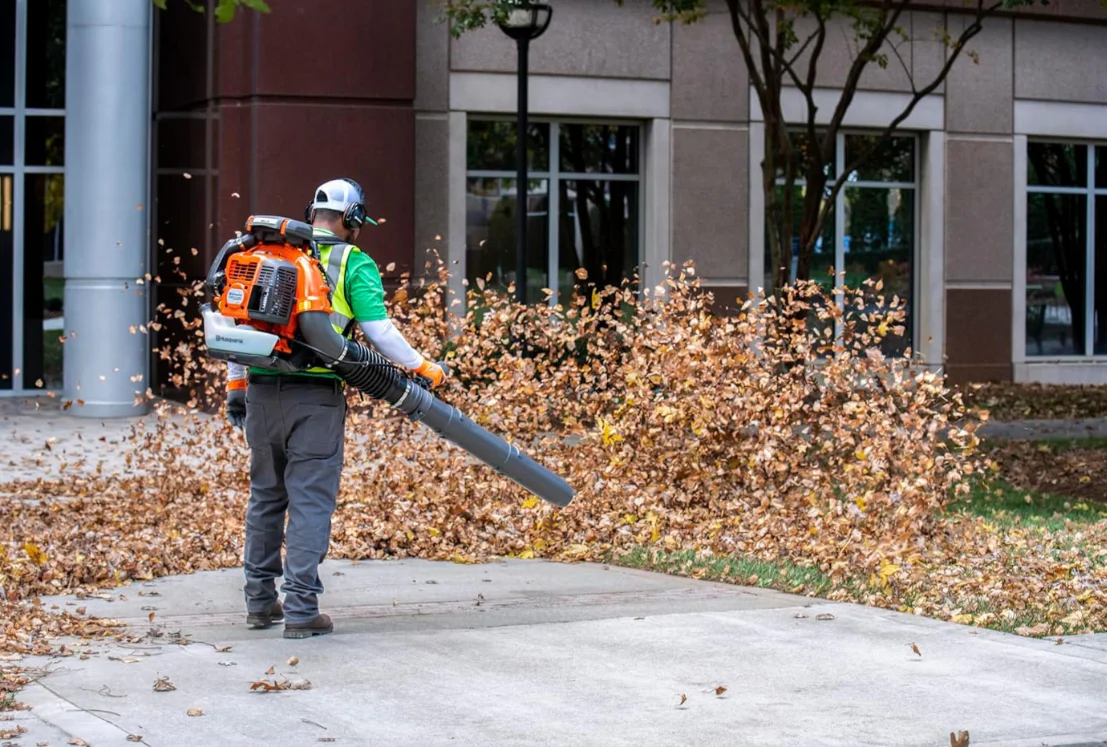 Husqvarna 580BTS Gas Backpack Leaf Blower – 75.6cc, 1000 CFM, 220 MPH - Image 9